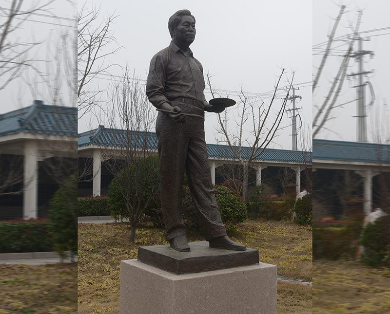 雕塑作品 喻繼高像、青銅高2.3米、安放地點(diǎn)：喻繼高紀(jì)念館